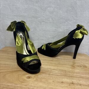 Beverly Feldman Vintage Black Satin Green Ribbon Platform Peep Toe Heels Size 7